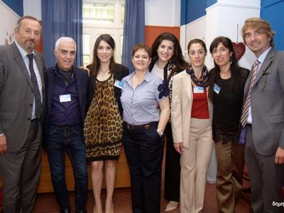 O πρέσβης Christophe Chantepy με την ομά...