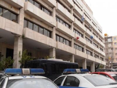 Πάτρα:Χειροπέδες σε τρία άτομα για κλοπέ...