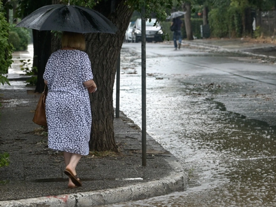 Καιρός: Μεσημεριανές μπόρες, καταιγίδες ...