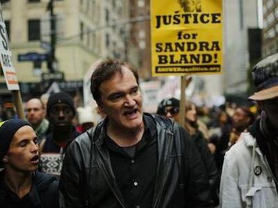 Quentin Tarantino: Δείτε τον να διαδηλών...