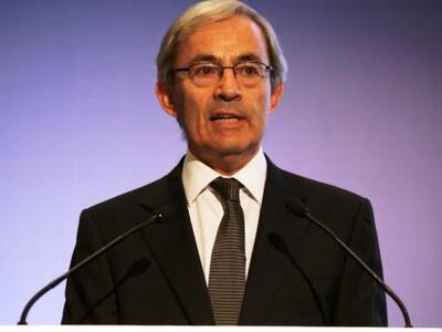 Απών ο Ολάντ από τα τεκταινόμενα στην ΕΕ...