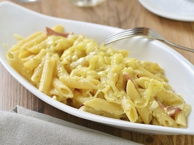 Σπιτικά μακαρόνια με τυρί σε πέντε απλά βήματα