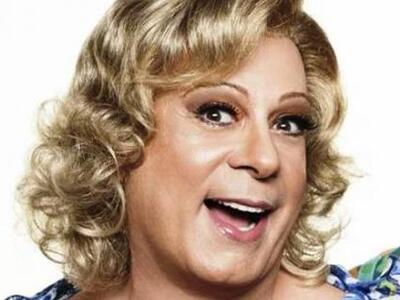 Η ... κυρία της φωτογραφίας είναι διάσημ...