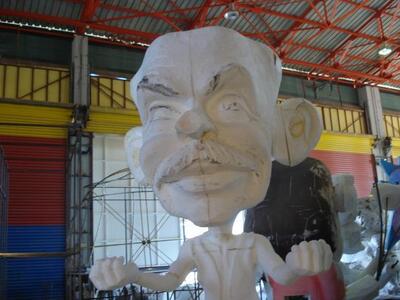 Ο Πρωθυπουργός δια χειρός Ένο Σκονδράνι