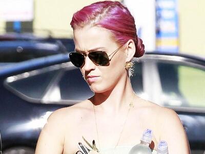 Η Κέιτι Πέρι τα’βαψε... ροζ 