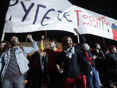 Χιλιάδες άτομα στη συγκέντρωση του ΣΥΡΙΖ...