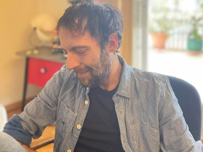 Αύγουστος Κορτώ: Συγκινεί για τα 20 χρόν...