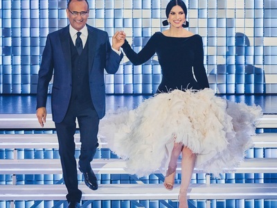 Λάουρα Παουζίνι: Με τα best off της  ιτα...