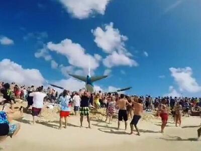 Boeing 747 ''γλείφει'' τα κεφάλια λουόμε...