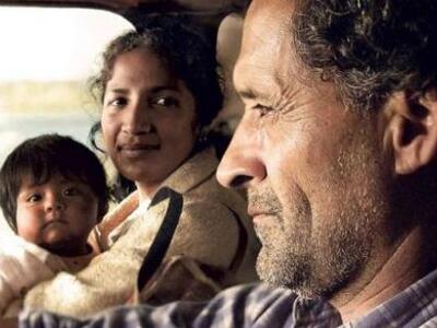 Πάτρα: "Οι Ακακίες" προβάλλοντ...