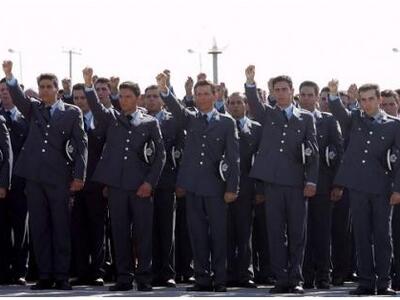 Στη σχολή της Αστυνομίας και Πυροσβεστικ...