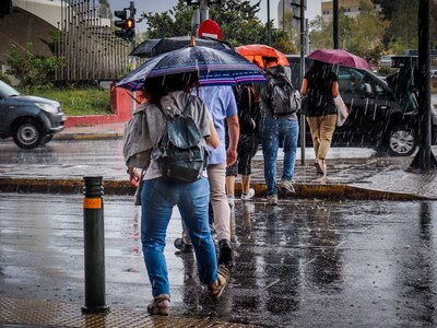  Άνοιξαν οι ουρανοί και στην Αττική – Βρ...
