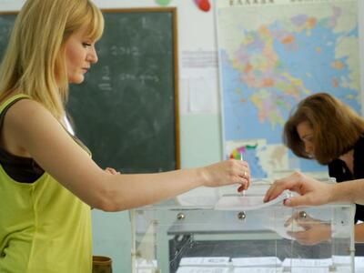 Μάχη για την πρώτη θέση δίνουν ΝΔ και ΣΥ...