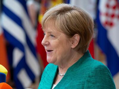 Συνάντηση Μέρκελ και Ζεεχόφερ, με τη μεσ...