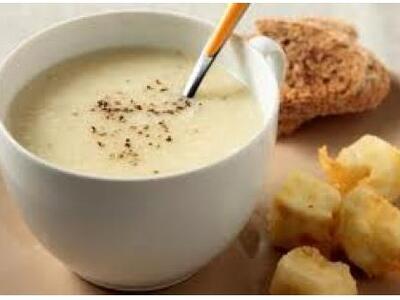 Σούπα τραχανά βελουτέ με τραγανούς κύβους φέτας!