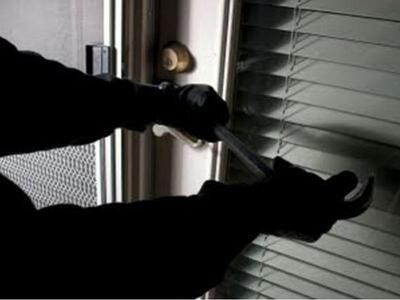 Αχαΐα:"Ρημάζουν" σπίτια κλέφτε...
