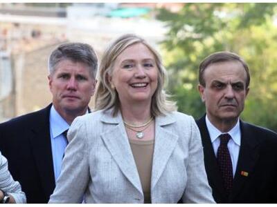 Χίλαρι: «Αναλαμβάνω την ευθύνη» για τη Βεγγάζη