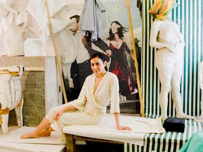 Νέοι πτυχιούχοι κάνουν τα γυμνά μοντέλα ...