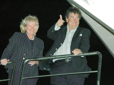 Με το σκάφος του στη Ζάκυνθο για διακοπέ...