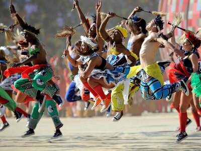 Το Μουντιάλ των αντιθέσεων άρχισε-Γνωριμ...