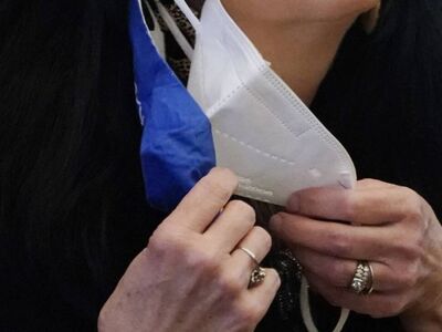 Γερμανία: Ηλικιωμένη αρνήθηκε να φορέσει...