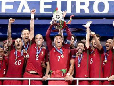 Το επικό tweet των Ισλανδών για την πρωτ...