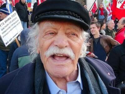 Με μπροστάρη τον Μανώλη Γλέζο η συγκέντρ...