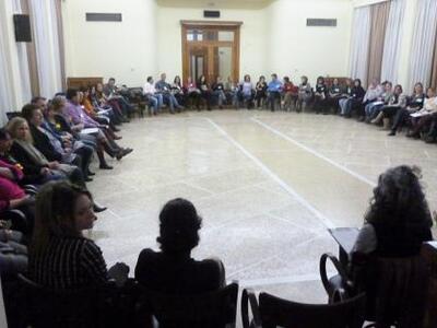 Οι εκπαιδευτικοί «εκπαιδεύονται» από το ...