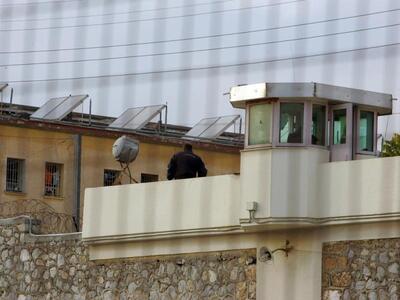 Παραλύουν οι φυλακές! - Στοπ σε επισκεπτ...