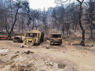 Εύβοια: Οι φλόγες κύκλωσαν κατοίκους - Π...
