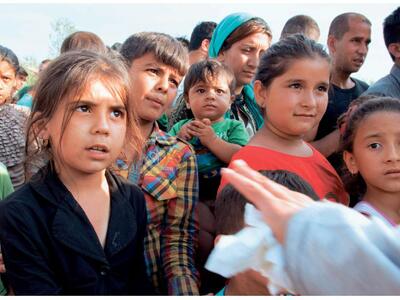 6000 πρόσφυγες προωθούνται στο λιμάνι του Πειραιά