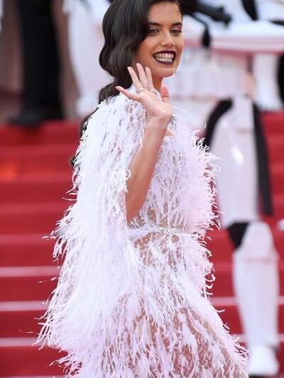 ΣΑΡΑ ΣΑΜΠΑΙΟ ΜΕ RALPH & RUSSO