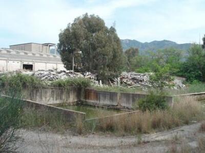 Πάτρα: Κινδύνευσε το εργοστάσιο ΤΙΤΑΝ απ...