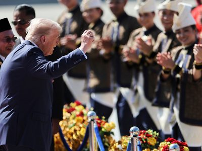 Ο Τραμπ στη Μαλαισία: Χορός, διπλωματία ...