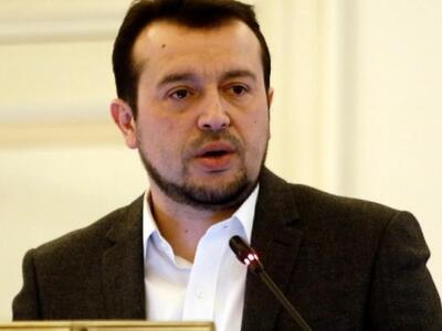 Ν. Παππάς: «Πλεονάζον» πολιτικό προσωπικ...