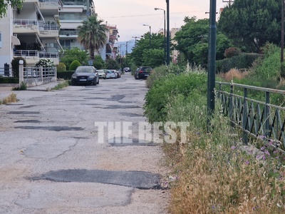 Οδός Αθηνών: Βομβαρδισμένος δρόμος πάνω ...