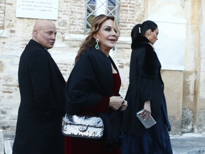 O Παύλος Βαρδινογιάννης (αριστερά) προσέ...