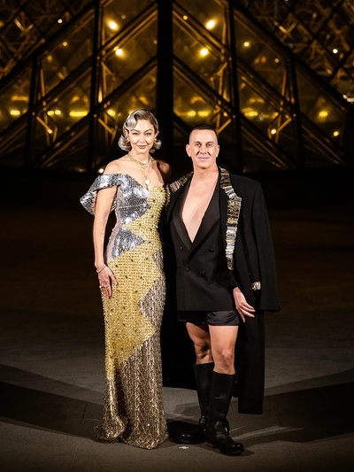 H Tζίτζι Χαντίντ με το Τζέρεμι Σκοτ του ...