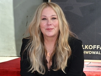 Συγκινεί η Κριστίνα Άπλγκεϊτ για τη σκλή...