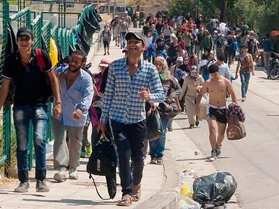 Κομισιόν: Να μετεγκατασταθούν 120.000 πρ...