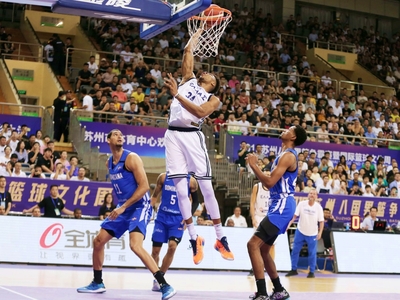 Συνεχίζει νικηφόρα με σούπερ Αντετοκούνμ...