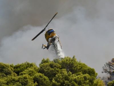 Καίει ακόμα η φωτιά στον Δήμο Ερυμάνθου ...