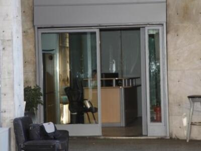 ΝΕΑ επίθεση με μολότοφ στα γραφεία του ΠΑΣΟΚ 