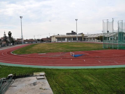 Ο στίβος και το πινγκ - πονγκ για τις αθ...