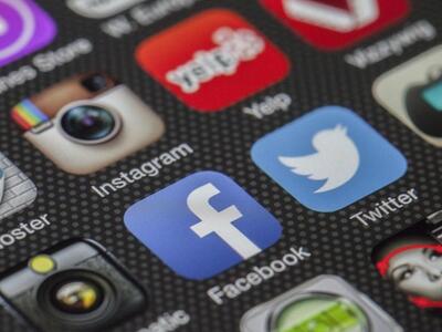 Χάος στα social media- Έπεσε το Facebook