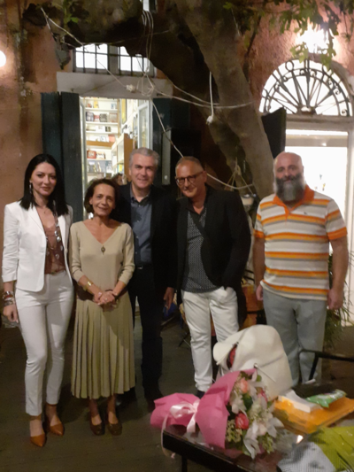 Στην φωτογραφία διακρίνονται οι εκπρόσωπ...