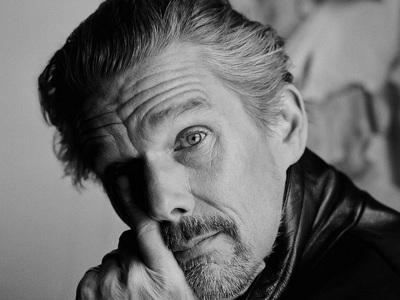 Ο 55χρονος ηθοποιός Ethan Hawke στους 10...