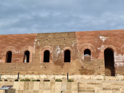 Αρχαίο Ωδείο: «Εγκλωβισμένη υγρασία πίσω...