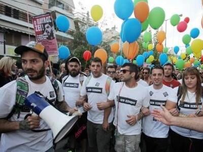 Επεισόδια και μολότοφ στη πορεία για τον...