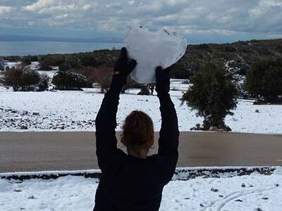 Βόλτα στο χιονισμένο Παναχαϊκό το Σάββατ...